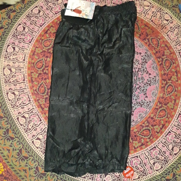 JOHNNY WAS Shiny Flowy Shorts - Picture 4 of 9